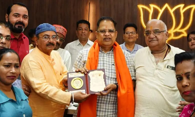 भाजपा का सदस्यता महाअभियान: विधायक अमर अग्रवाल को 10,294 नए सदस्य जोड़ने पर मिला सम्मान..