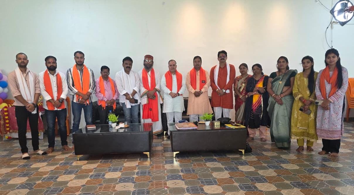 “संस्कार, मर्यादा और स्वच्छता से ही राष्ट्र निर्माण संभव” – विहिप की जिला बैठक में हुआ आह्वान..