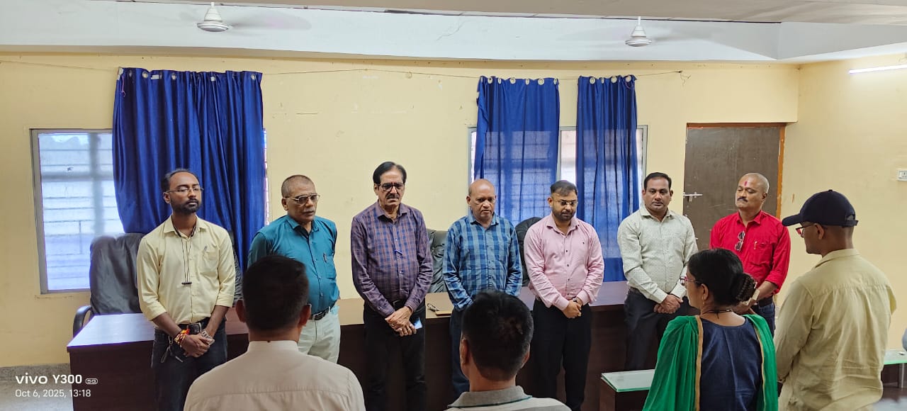 प्रेस क्लब बिलासपुर ने दिवंगत पत्रकारों व परिजनों को दी श्रद्धांजलि, शोक सभा में उमड़ा पत्रकार परिवार..