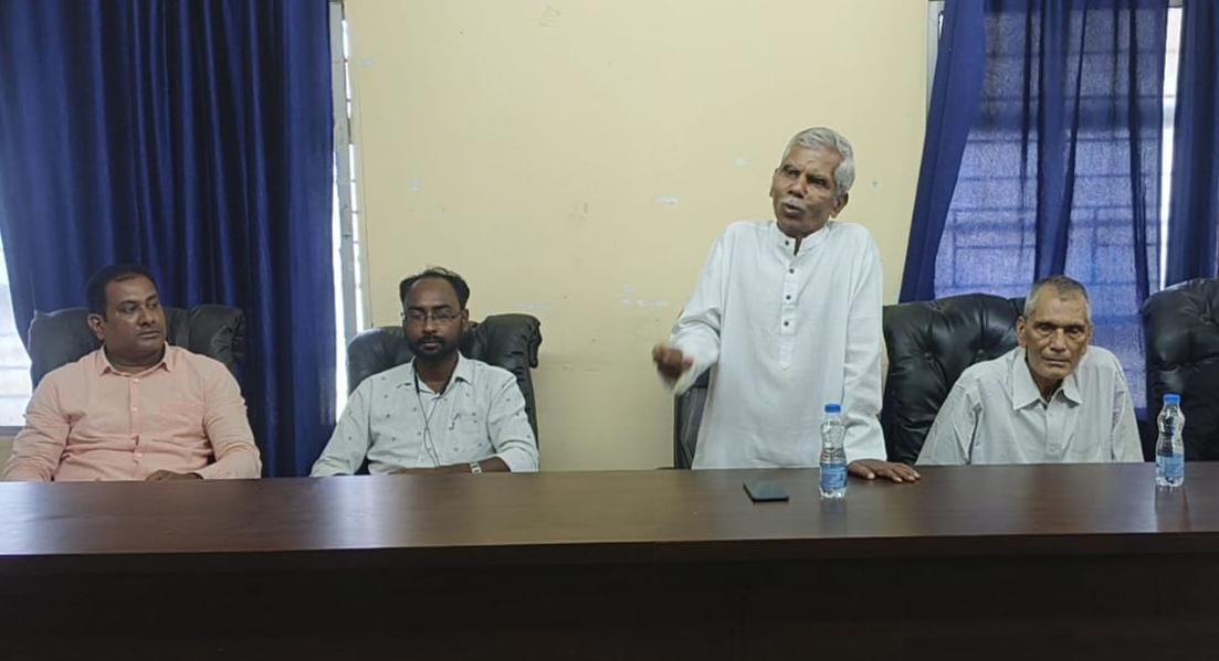 “विपश्यना जीवन जीने की कला”- बिलासपुर प्रेस क्लब में आयोजित हुआ ध्यान अभ्यास कार्यक्रम..