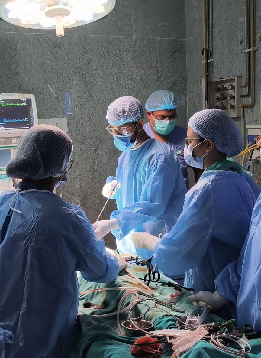 सिम्स में लिवर से 10 सेंटीमीटर का सिस्ट निकालने में मिली सफलता..