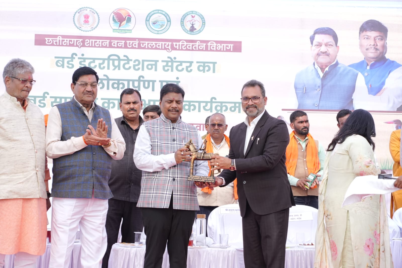 गिधवा-परसदा में अब परिंदों का घर, बर्ड सफ़ारी और नया सेंटर शुरू ; ईको पर्यटन को बड़ी ताकत..