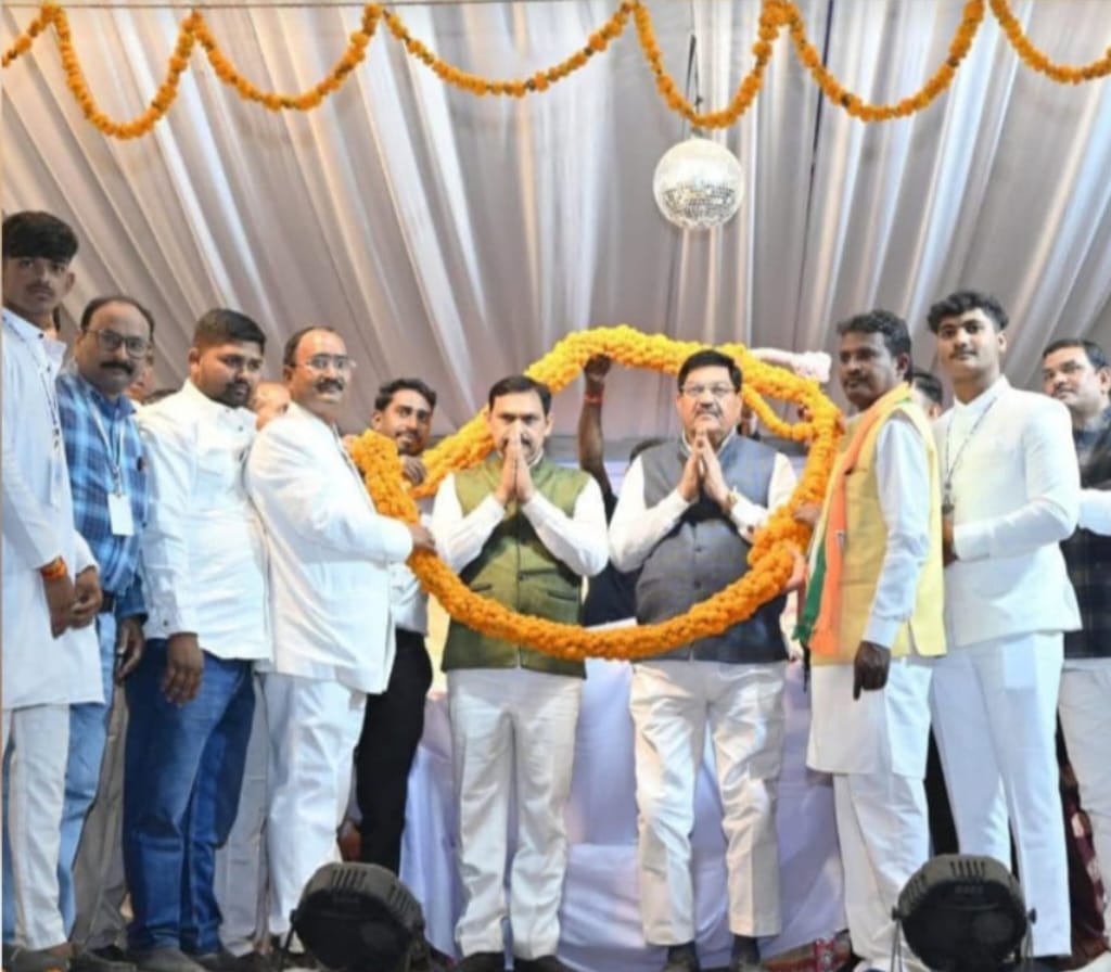 चक्रवाय धाम में संतों का मेला और श्रद्धा का सैलाब, खाद्य मंत्री ने की विकास कार्यों की झड़ी..