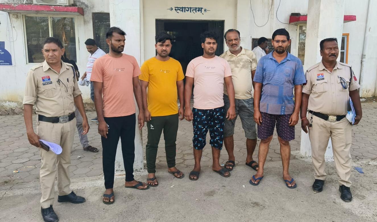कोयला हेराफेरी मामले में हिर्री पुलिस की बड़ी कार्रवाई : डिपो मालिक, वाहन मालिक और तीन चालक गिरफ्तार, उच्च गुणवत्ता के कोयले की अदला-बदली का आरोप..