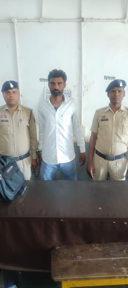 बुजुर्ग महिला की आड़ में गरीब का आशियाना छीनने की रची थी साजिश..गुंडे की दहशत से हारकर शख्स ने दे दी जान..