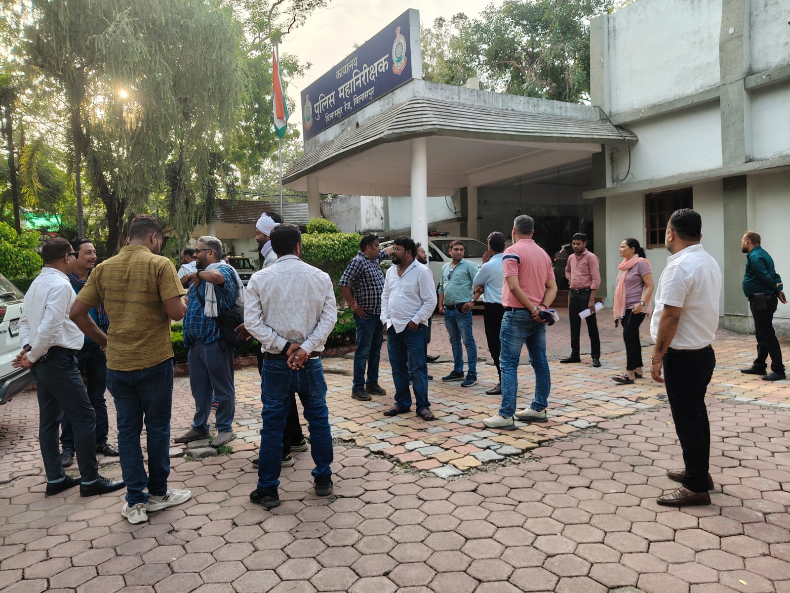 पत्रकारों ने आईजी और कलेक्टर से की मुलाकात, पत्रकारों पर दर्ज एफआईआर की निष्पक्ष जांच की मांग..