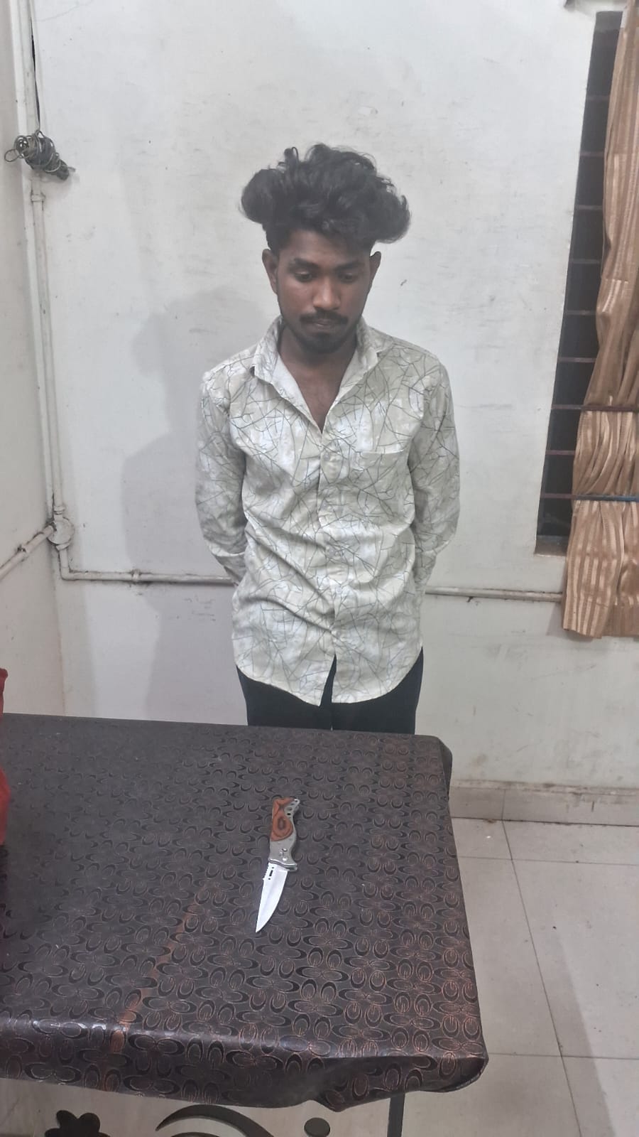 सरेआम बटनदार चाकू लहराकर दहशत फैलाने वाला युवक गिरफ्तार..