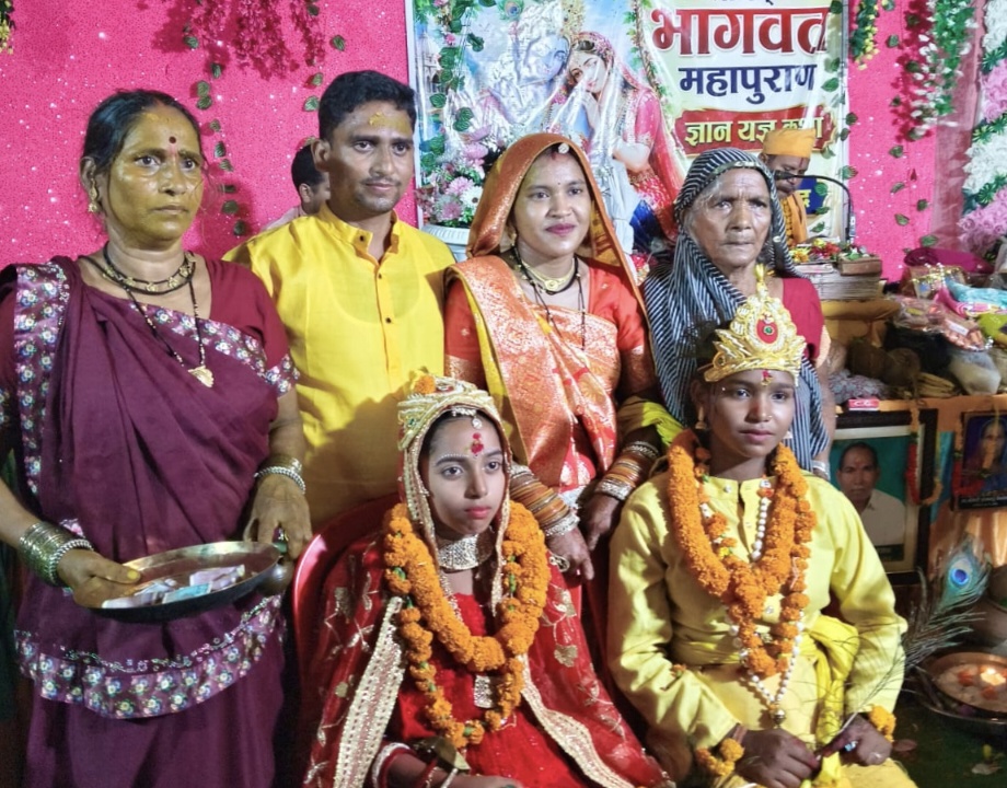 कृष्ण-सुदामा की मित्रता सुन भावुक हुए श्रद्धालु, मेण्ड्रा में भागवत कथा में उमड़ा आस्था का सैलाब..