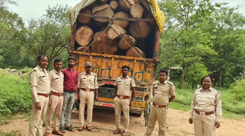 फर्जी दस्तावेजों का खेल बेनकाब : 22 घनमीटर से अधिक लकड़ी से भरा ट्रक जब्त, वन विभाग की बड़ी कार्रवाई..