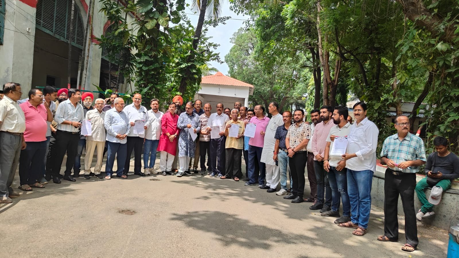 आरक्षण नीति की समीक्षा और कानूनों में सुधार की मांग, समग्र सवर्ण समाज ने कलेक्टर को सौंपा ज्ञापन..