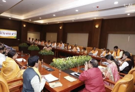 स्मृति ईरानी ने लगाई छग के नेताओं की क्लास : मंत्रियों-विधायकों के दावों की स्क्रीन पर खुली पोल ; फर्जी आंकड़े बताने पर एक विधायक को फटकार..